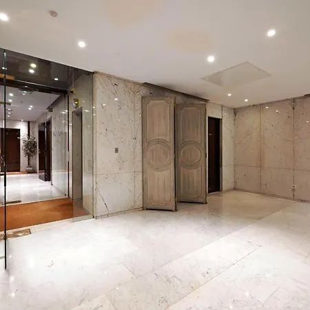 Appartamento Elegant Avenue Montaigne Parigi